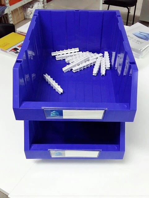 Stohovateľné úložné boxy